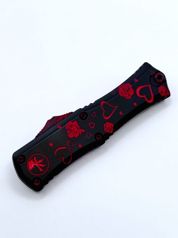 IMG_401821Edited.jpg Microtech Hera II Mini D/E Valentine's Day