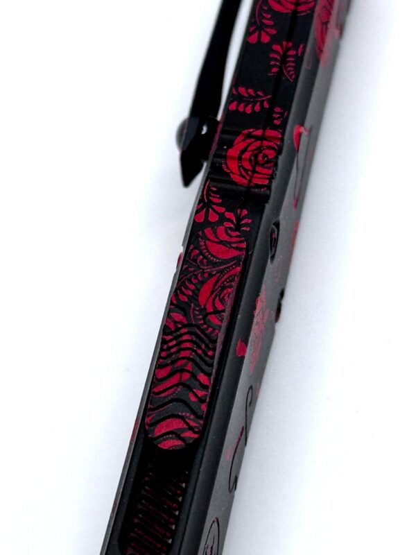 IMG_401922Edited.jpg Microtech Hera II Mini D/E Valentine's Day